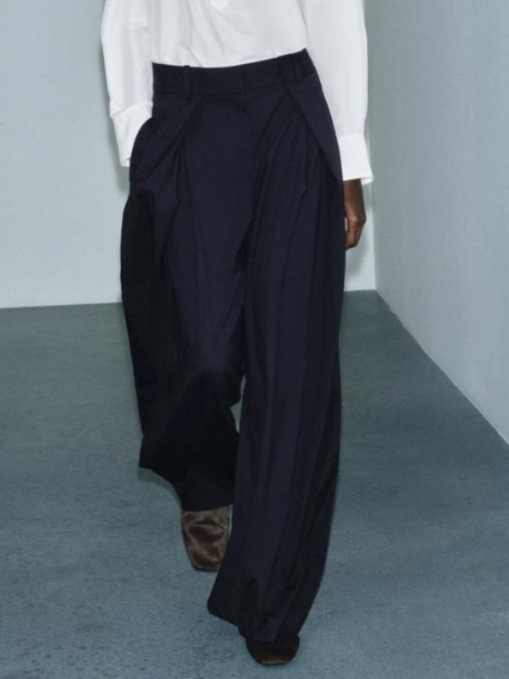 Zara ultra Wide Leg Pants Double pleat Med Tall Length NWT